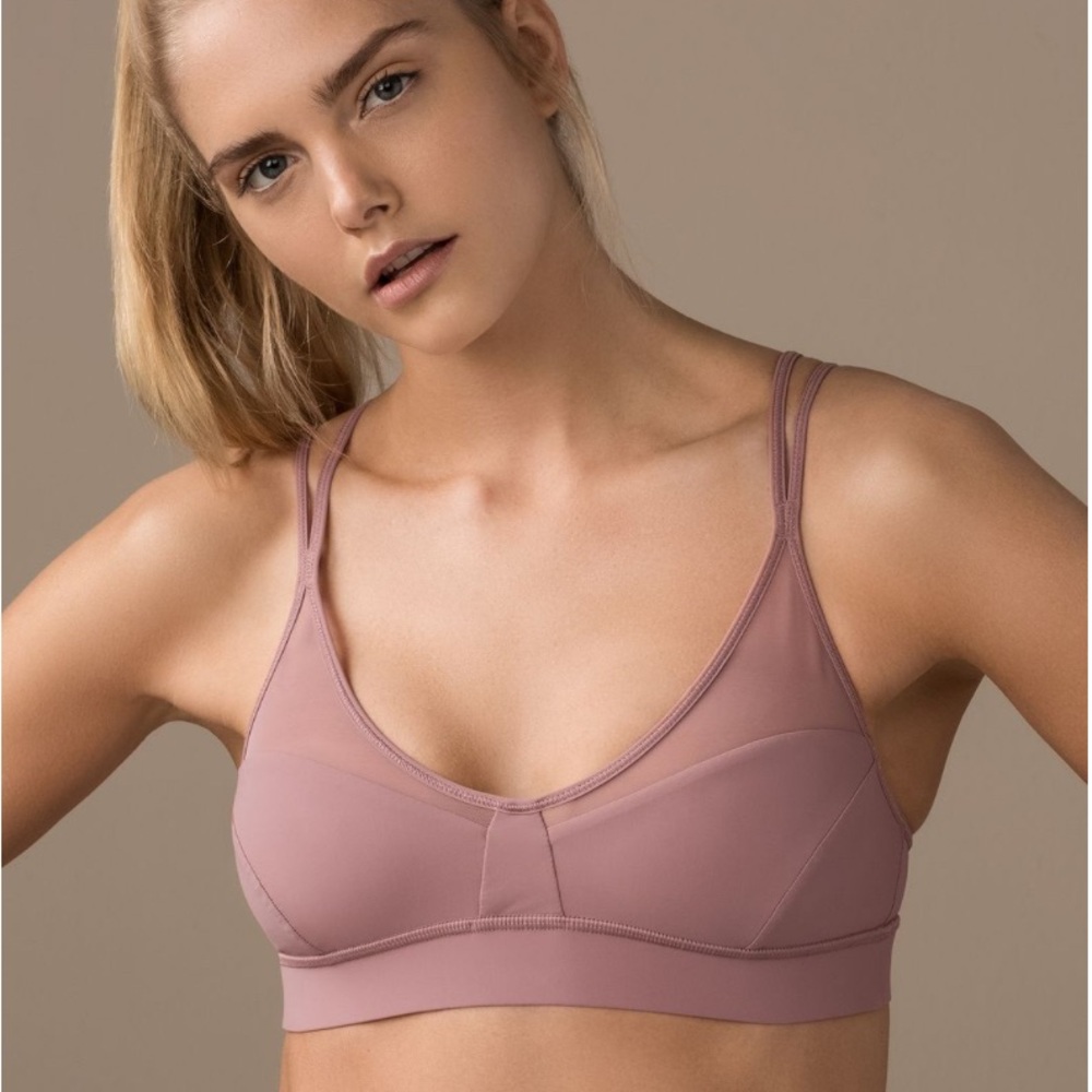 Lululemon Anew Bra size 4 (colour: Quicksand)